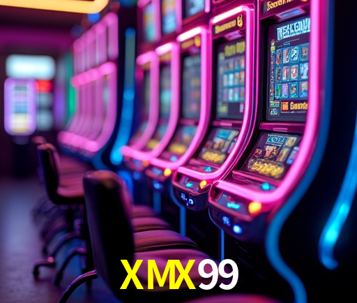 Escena dinámica inspirada en casino con iluminación XMX99, cartas, fichas e íconos de juegos digitales en un espacio moderno de juegos.